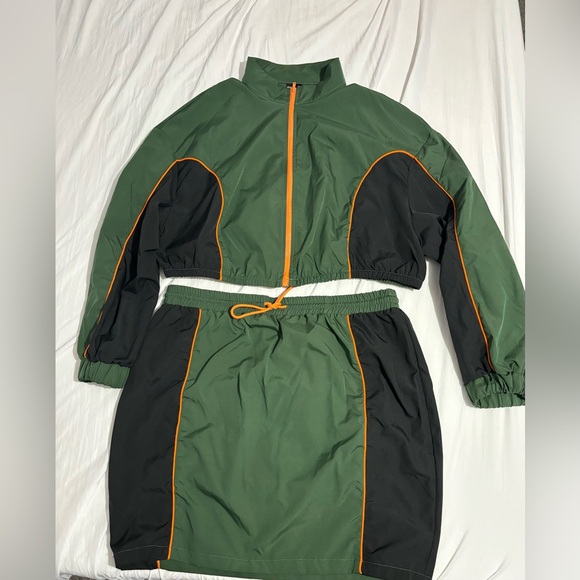 2piece skirt and jacket set - Picture 3 of 3